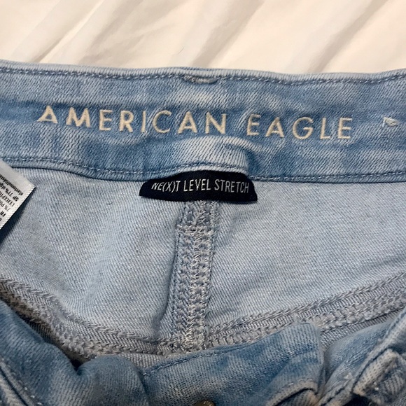 American Eagle light wash jeans size 6 - Picture 4 of 5
